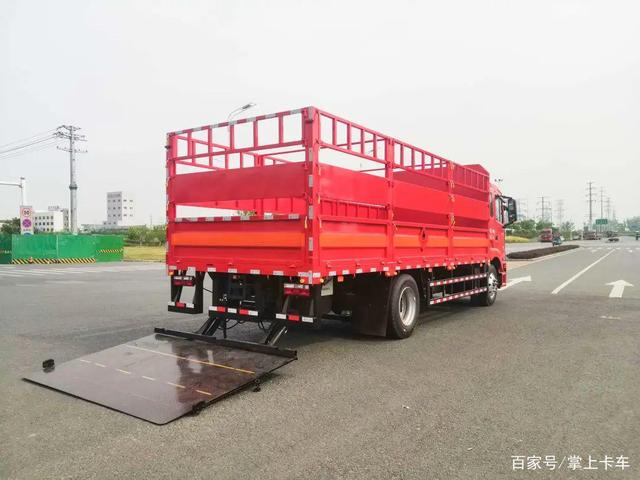 運(yùn)輸氣瓶與雜項危險品，為何格爾發(fā)危化車“雙星”是理想選擇？