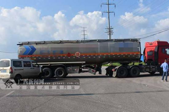 安全放首位！紅巖杰獅車罐一體智能危化車，精準(zhǔn)洞察行業(yè)核心需求